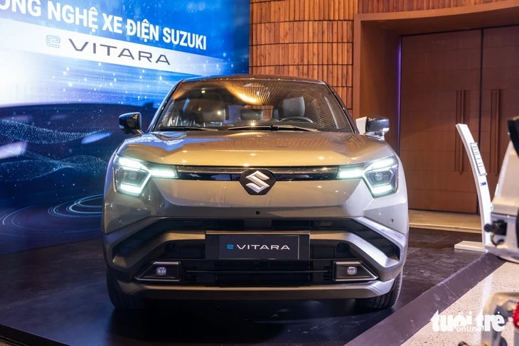Xe điện Suzuki eVitara có tín hiệu sắp mở bán ở Việt Nam: SUV điện cỡ B đi 430km/sạc, màn hình kép Xe điện Suzuki eVitara có tín hiệu sắp mở bán ở Việt Nam: SUV điện cỡ B đi 430km/sạc, màn hình kép