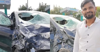 Xe điện vẫn chạy phà phà sau tai nạn nghiêm trọng