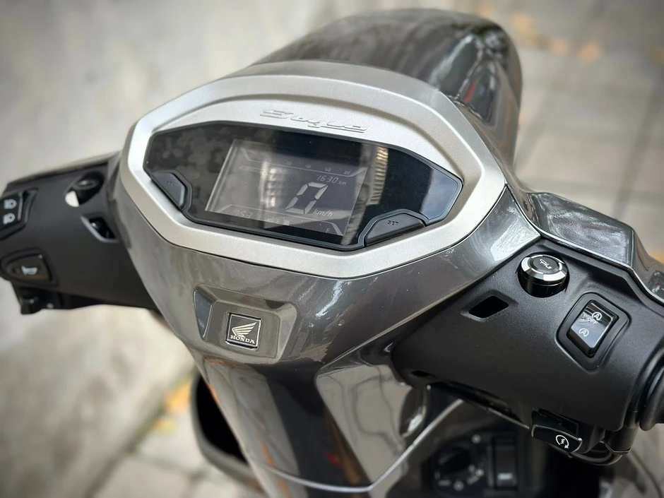 Xe độc lạ Honda Stylo: Dáng giống Yamaha Grande, giá ngang SH chính hãng Xe độc lạ Honda Stylo: Dáng giống Yamaha Grande, giá ngang SH chính hãng
