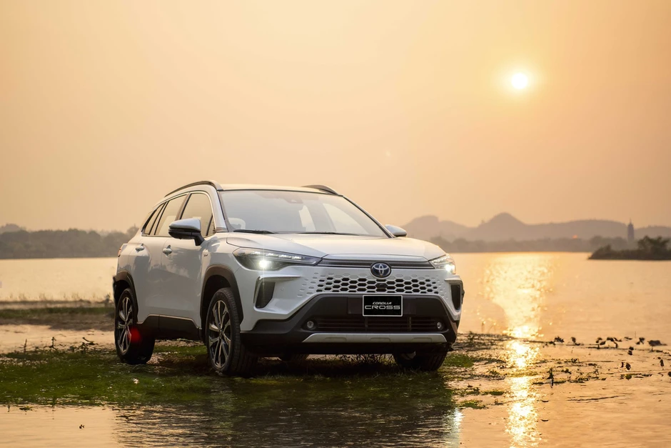 Xe hybrid ở Việt Nam: 'Ăn xăng như ngửi' thì hỏi Toyota, cảm giác lái hay thì biết hỏi ai? Xe hybrid ở Việt Nam: 'Ăn xăng như ngửi' thì hỏi Toyota, cảm giác lái hay thì biết hỏi ai?