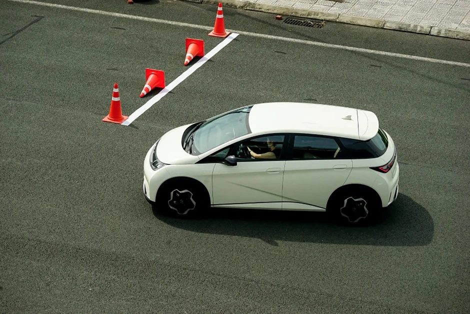 Xe hybrid sạc ngoài dưới 1 tỉ: 'Sân chơi' của xe Trung Quốc Xe hybrid sạc ngoài dưới 1 tỉ: 'Sân chơi' của xe Trung Quốc