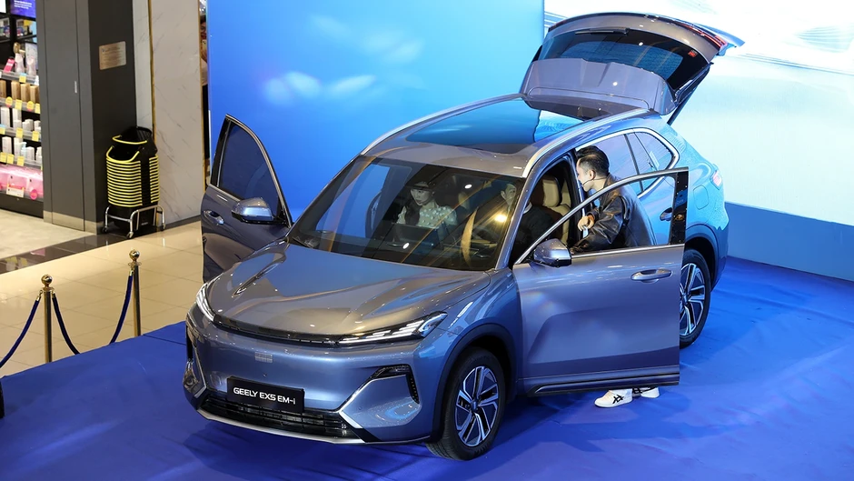 Xe hybrid sạc ngoài dưới 1 tỉ: 'Sân chơi' của xe Trung Quốc Xe hybrid sạc ngoài dưới 1 tỉ: 'Sân chơi' của xe Trung Quốc