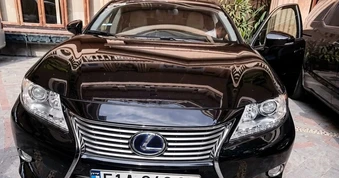 Xe Lexus đấu giá 'ế' của bà Trương Mỹ Lan tiếp tục lên sàn