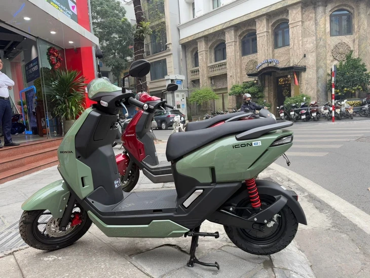 Xe máy điện giảm giá mạnh, có mẫu giảm tới 20 triệu đồng Xe máy điện giảm giá mạnh, có mẫu giảm tới 20 triệu đồng