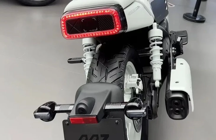 Xe máy điện nhưng sạc bằng xăng, chạy 500km mới cần 'tiếp điện', ADAS như ô tô Xe máy điện nhưng sạc bằng xăng, chạy 500km mới cần 'tiếp điện', ADAS như ô tô