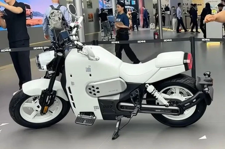 Xe máy điện nhưng sạc bằng xăng, chạy 500km mới cần 'tiếp điện', ADAS như ô tô Xe máy điện nhưng sạc bằng xăng, chạy 500km mới cần 'tiếp điện', ADAS như ô tô