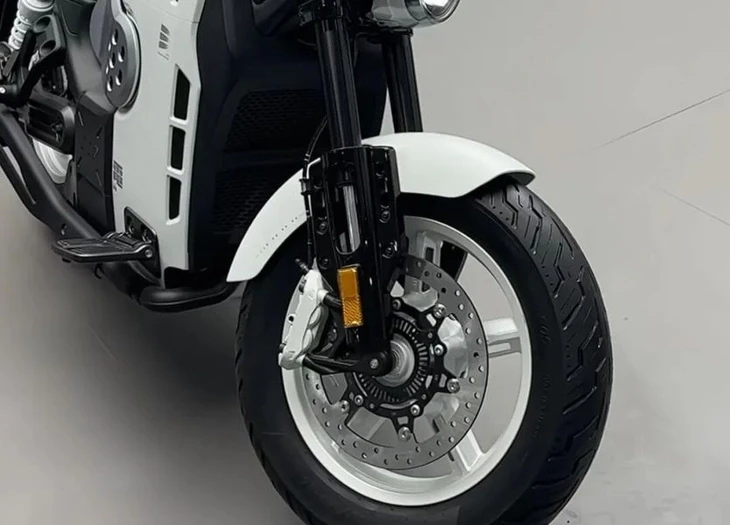 Xe máy điện nhưng sạc bằng xăng, chạy 500km mới cần 'tiếp điện', ADAS như ô tô Xe máy điện nhưng sạc bằng xăng, chạy 500km mới cần 'tiếp điện', ADAS như ô tô