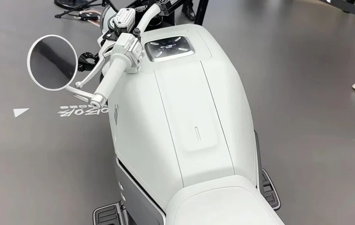 Xe máy điện nhưng sạc bằng xăng, chạy 500km mới cần 'tiếp điện', ADAS như ô tô Xe máy điện nhưng sạc bằng xăng, chạy 500km mới cần 'tiếp điện', ADAS như ô tô