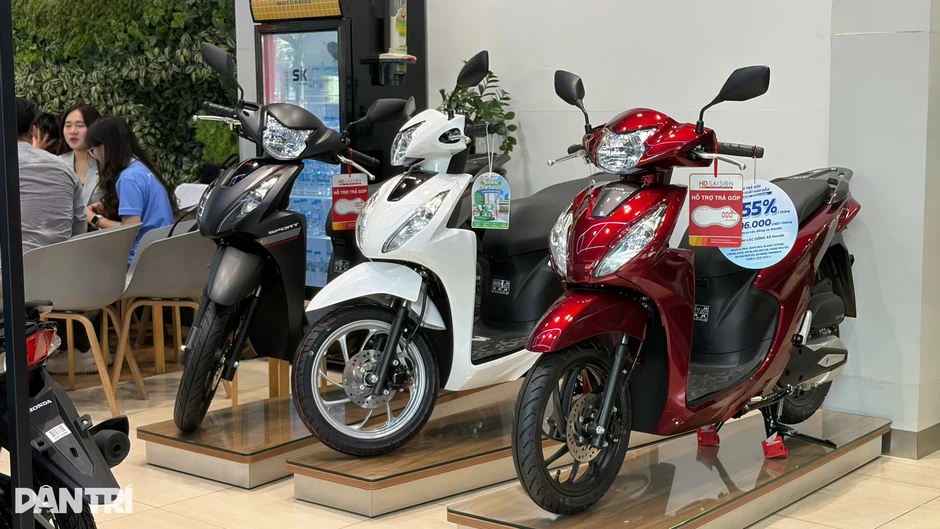 Xe máy xăng giữ sức mua, Honda bán gần 180.000 xe trong tháng 7 Xe máy xăng giữ sức mua, Honda bán gần 180.000 xe trong tháng 7