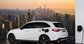 Xe Mercedes bán chạy nhất Việt Nam thêm bản hybrid, giảm giá bản xăng