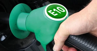 Xe nào có thể sử dụng xăng sinh học E10: Chủ xe CX-5, CR-V sẽ phải kiểm tra kỹ