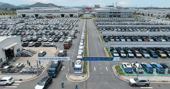Xe nhập giá rẻ "càn quét" thị trường, áp lực giảm giá đè nặng lên dòng tiền doanh nghiệp ô tô