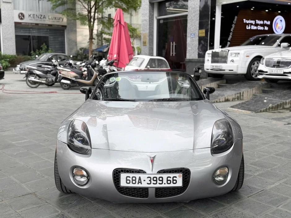 Xe Pontiac Solstice hàng hiếm đời sâu 20 năm tuổi tại Hà Nội giá bán gần 2 tỷ Xe Pontiac Solstice hàng hiếm đời sâu 20 năm tuổi tại Hà Nội giá bán gần 2 tỷ