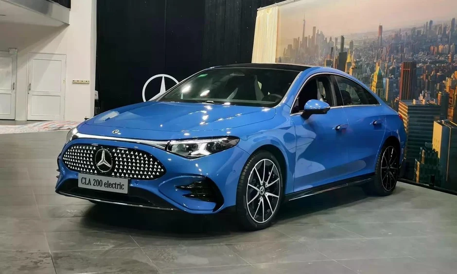 Xe sang điện hóa khuấy động thị trường ô tô cuối năm Xe sang điện hóa khuấy động thị trường ô tô cuối năm