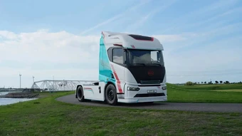 Xe tải điện của BYD có tầm hoạt động 600 km, thách thức Tesla Semi