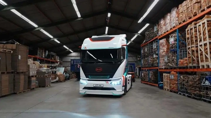 Xe tải điện của BYD có tầm hoạt động 600 km, thách thức Tesla Semi Xe tải điện của BYD có tầm hoạt động 600 km, thách thức Tesla Semi