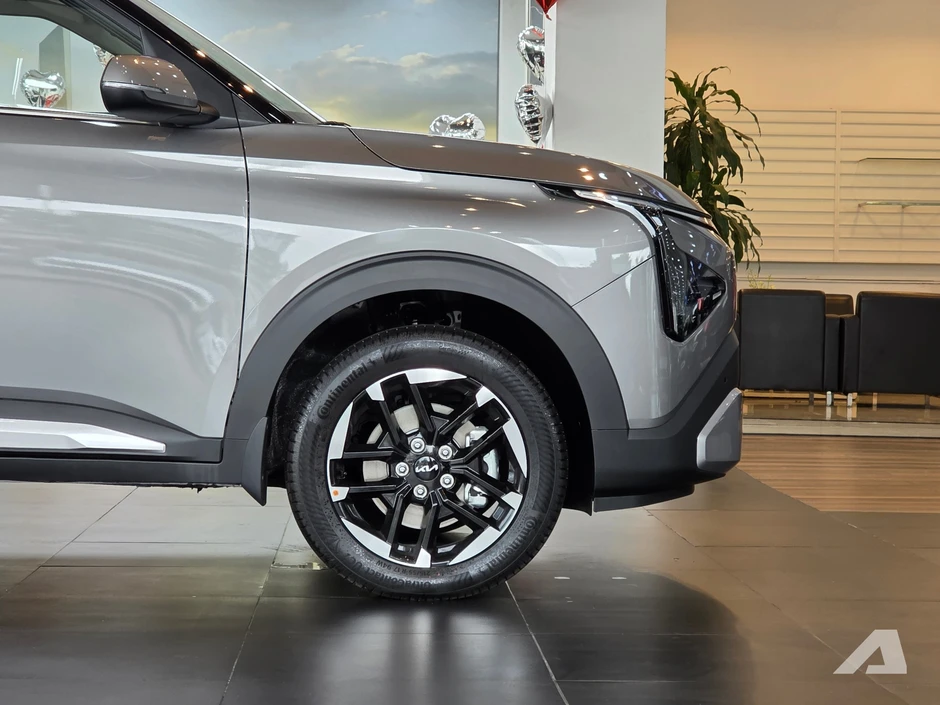 Xem thực tế Kia Carens Clavis tại Việt Nam: Thiết kế bắt mắt hơn, có phanh điện tử, cửa nóc, ADAS, cạnh tranh Xpander, BR-V Xem thực tế Kia Carens Clavis tại Việt Nam: Thiết kế bắt mắt hơn, có phanh điện tử, cửa nóc, ADAS, cạnh tranh Xpander, BR-V