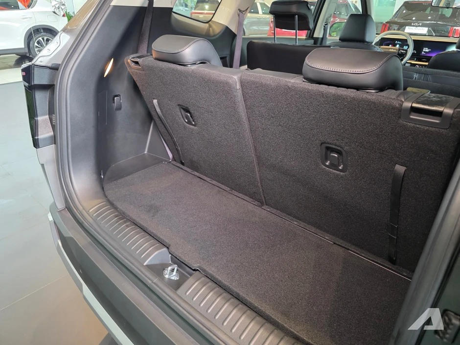Xem thực tế Kia Carens Clavis tại Việt Nam: Thiết kế bắt mắt hơn, có phanh điện tử, cửa nóc, ADAS, cạnh tranh Xpander, BR-V Xem thực tế Kia Carens Clavis tại Việt Nam: Thiết kế bắt mắt hơn, có phanh điện tử, cửa nóc, ADAS, cạnh tranh Xpander, BR-V
