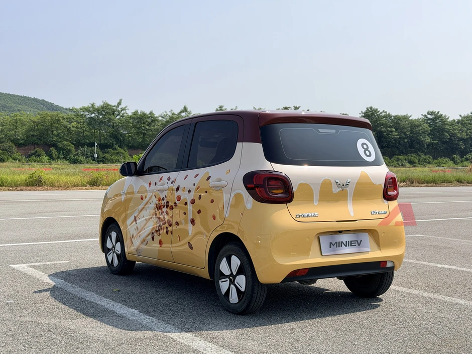 Xem thực tế Wuling MiniEV 2026 sắp ra mắt Việt Nam: Thiết kế như Macaron, 2 màn hình, phanh điện tử, ghế da cách điệu cầu kỳ Xem thực tế Wuling MiniEV 2026 sắp ra mắt Việt Nam: Thiết kế như Macaron, 2 màn hình, phanh điện tử, ghế da cách điệu cầu kỳ