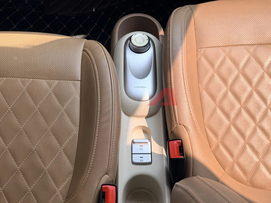Xem thực tế Wuling MiniEV 2026 sắp ra mắt Việt Nam: Thiết kế như Macaron, 2 màn hình, phanh điện tử, ghế da cách điệu cầu kỳ Xem thực tế Wuling MiniEV 2026 sắp ra mắt Việt Nam: Thiết kế như Macaron, 2 màn hình, phanh điện tử, ghế da cách điệu cầu kỳ