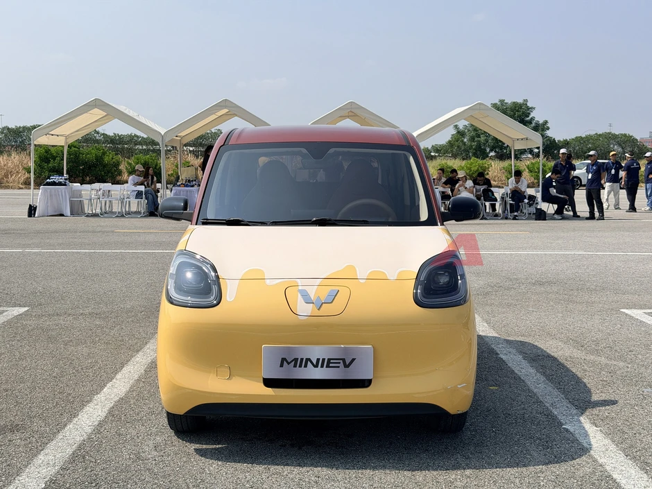 Xem thực tế Wuling MiniEV 2026 sắp ra mắt Việt Nam: Thiết kế như Macaron, 2 màn hình, phanh điện tử, ghế da cách điệu cầu kỳ Xem thực tế Wuling MiniEV 2026 sắp ra mắt Việt Nam: Thiết kế như Macaron, 2 màn hình, phanh điện tử, ghế da cách điệu cầu kỳ