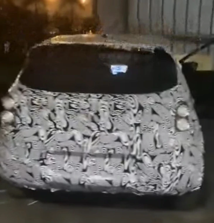 Xuất hiện xe lạ dễ là VinFast VF 5 mới: Nội ngoại thất đều tinh chỉnh, màn hình lớn hơn hẳn Xuất hiện xe lạ dễ là VinFast VF 5 mới: Nội ngoại thất đều tinh chỉnh, màn hình lớn hơn hẳn