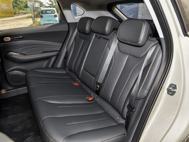Xuất hiện xe mới đăng ký ở Việt Nam: To cỡ Honda HR-V, dùng PHEV hoặc điện, giá quy đổi từ 380 triệu Xuất hiện xe mới đăng ký ở Việt Nam: To cỡ Honda HR-V, dùng PHEV hoặc điện, giá quy đổi từ 380 triệu