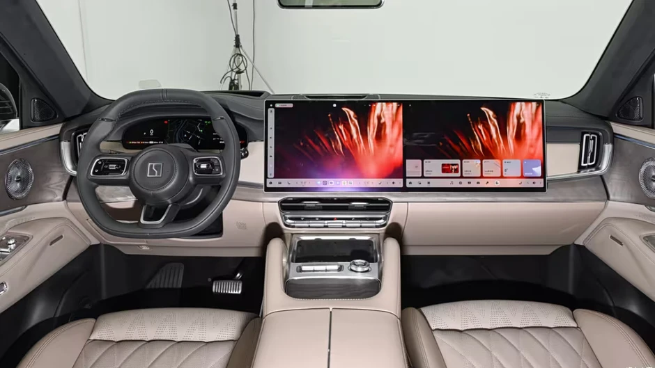 Zeekr 8X chốt giá quy đổi hơn 1,4 tỷ đồng ở sát Việt Nam: Cùng cỡ Explorer, máy hybrid cắm sạc, mạnh ngang siêu xe
