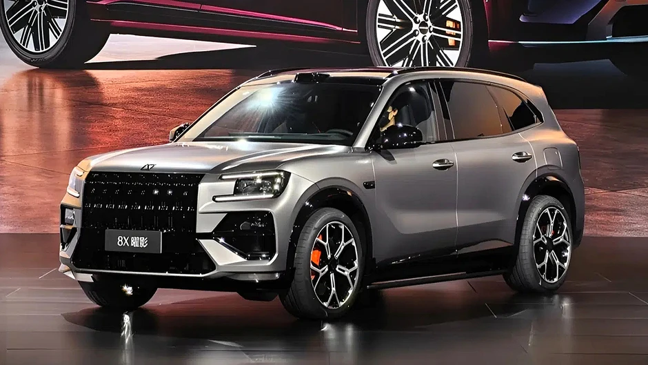 Zeekr 8X chốt giá quy đổi hơn 1,4 tỷ đồng ở sát Việt Nam: Cùng cỡ Explorer, máy hybrid cắm sạc, mạnh ngang siêu xe